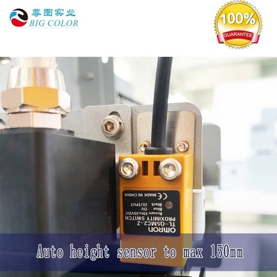 A3 UV Plastic Metal Glass Acrylic Printing Machine met 4 kleuren CMYK Witte lak